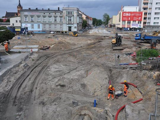 Wiadukt nieprzejezdny dłużej niż planowano. Trzeba wykonać dodatkowe prace przy rondzie