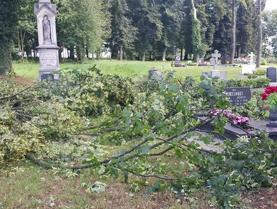 Wichura zdemolowała cmentarz parafialny w Sławięcicach