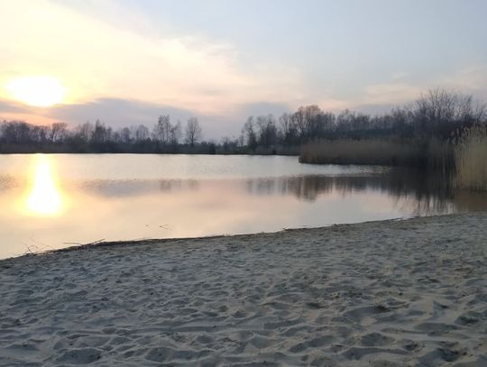 Wiosenny lifting Dębowej. Na plażach będzie więcej piasku, toalety i przebieralnie zostaną odświeżone