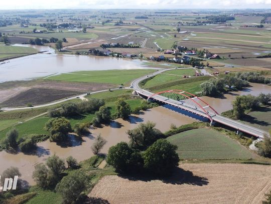 Woda wystąpiła z potoku w Cisku-Bełk. Na miejscu strażacy z Pomorza