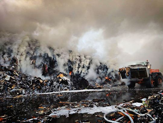 Wojewódzki Inspektorat Ochrony Środowiska przeprowadzi kontrolę po pożarze na składowisku