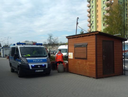 Wraca problem alkoholizujących się mężczyzn na ulicy Wojska Polskiego