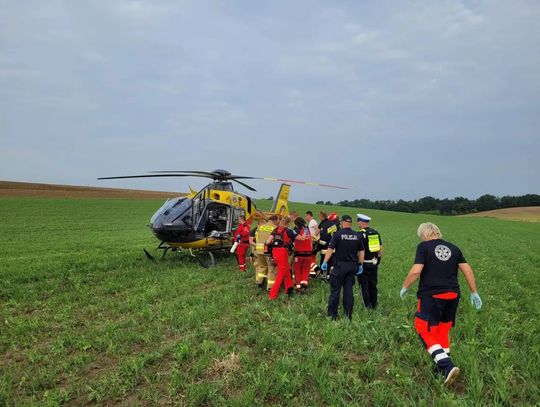 Wypadek na DK 38 w Ucieszkowie. Siedem osób poszkodowanych. Na miejscu lądował śmigłowiec medyczny
