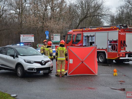 Wypadek śmiertelny w Azotach. Ofiarą starszy mężczyzna