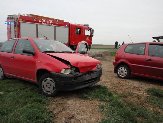 Wypadek w Polskiej Cerekwi. Śmigłowiec zabrał ranną pasażerkę do szpitala. ZDJĘCIA