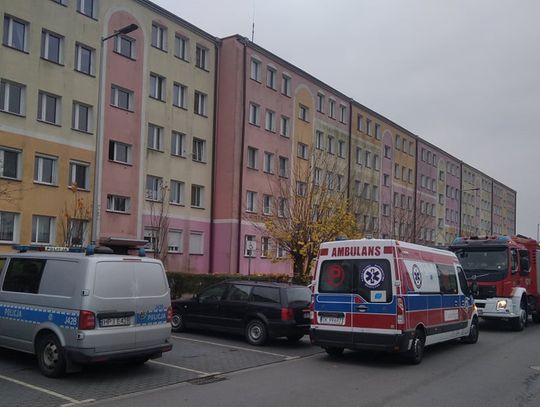 Z mieszkania dobiegało wołanie o pomoc. Służby ratunkowe interweniowały w bloku przy ul. Niemcewicza