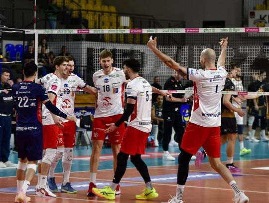 ZAKSA górą w derbach Opolszczyzny! Kędzierzynianie pokonali Stal Nysę po pięciosetowym boju. ZDJĘCIA