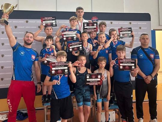 Zapaśnicy UKS Olimpijczyk Kędzierzyn-Koźle pokazali klasę na Turnieju o Mistrzostwo Powiatu Wrocławskiego w Krzeptowie