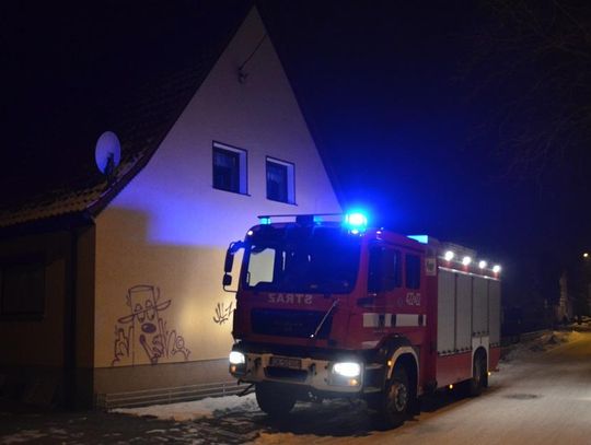 Zatrucie tlenkiem węgla w domu przy ulicy Emilii Plater. Starsza pani trafiła do szpitala