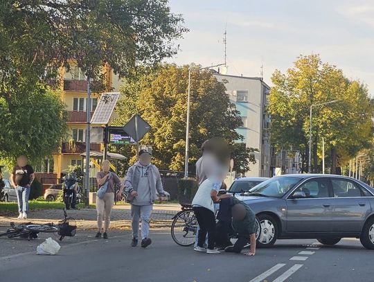 Zderzenie Audi z rowerzystą na Piastowskiej. 20-latek ukarany mandatem