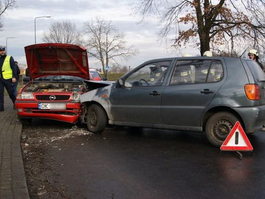 Zderzenie dwóch samochodów osobowych na ulicy Łukasiewicza. ZDJĘCIA
