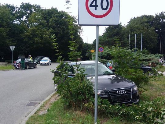 Zderzenie przy biurowcu w Blachowni. Sprawca pod wpływem alkoholu