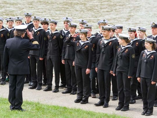 "Żegluga" otworzyła sezon nawigacyjny na Odrze. Uroczysty apel i regaty wioślarskie na "Szkwale"