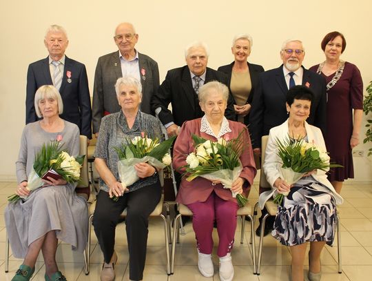 Złote i Diamentowe Gody w Kędzierzynie-Koźlu. Pary wyróżnione medalami Prezydenta RP. ZDJĘCIA