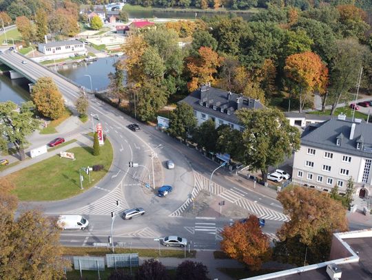 Zmiana cyklu świateł na głównym skrzyżowaniu w Koźlu. Ma usprawnić ruch w najbliższych tygodniach