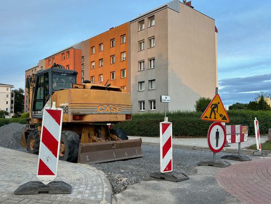 Zniszczony fragment betonowej drogi na Pogorzelcu zostanie wyremontowany. Powstanie też nowy parking i chodnik