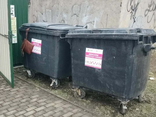 Zużyta odzież do specjalnych pojemników. Czysty Region rozpoczyna kolejną turę zbiórki odpadów tekstylnych