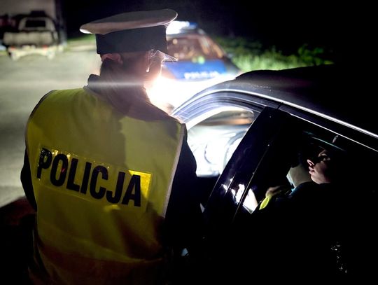 Zygzakiem przez centrum. Nietrzeźwy 65-latek zatrzymany dzięki reakcji świadka Zygzakiem przez centrum. Nietrzeźwy 65-latek zatrzymany dzięki reakcji świadka