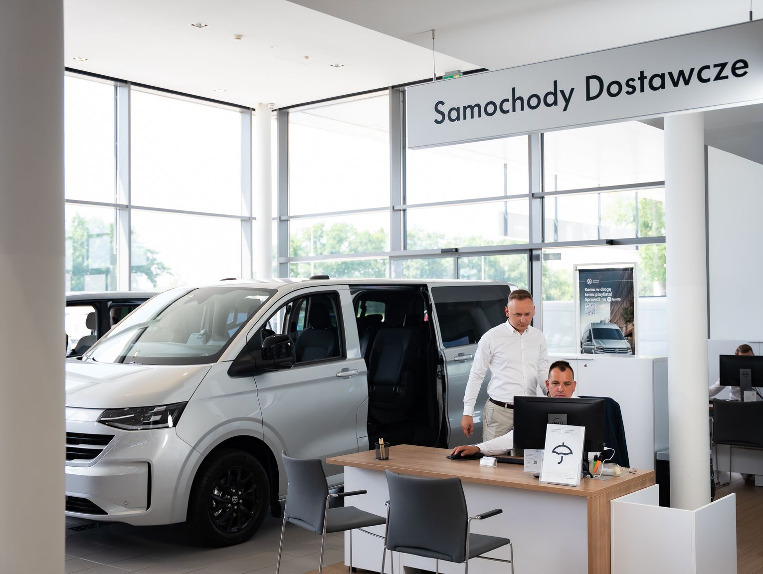 10 lat Volkswagena Craftera z Polski. Jubileuszowa oferta i samochody dostępne od ręki w LELLEK Opole