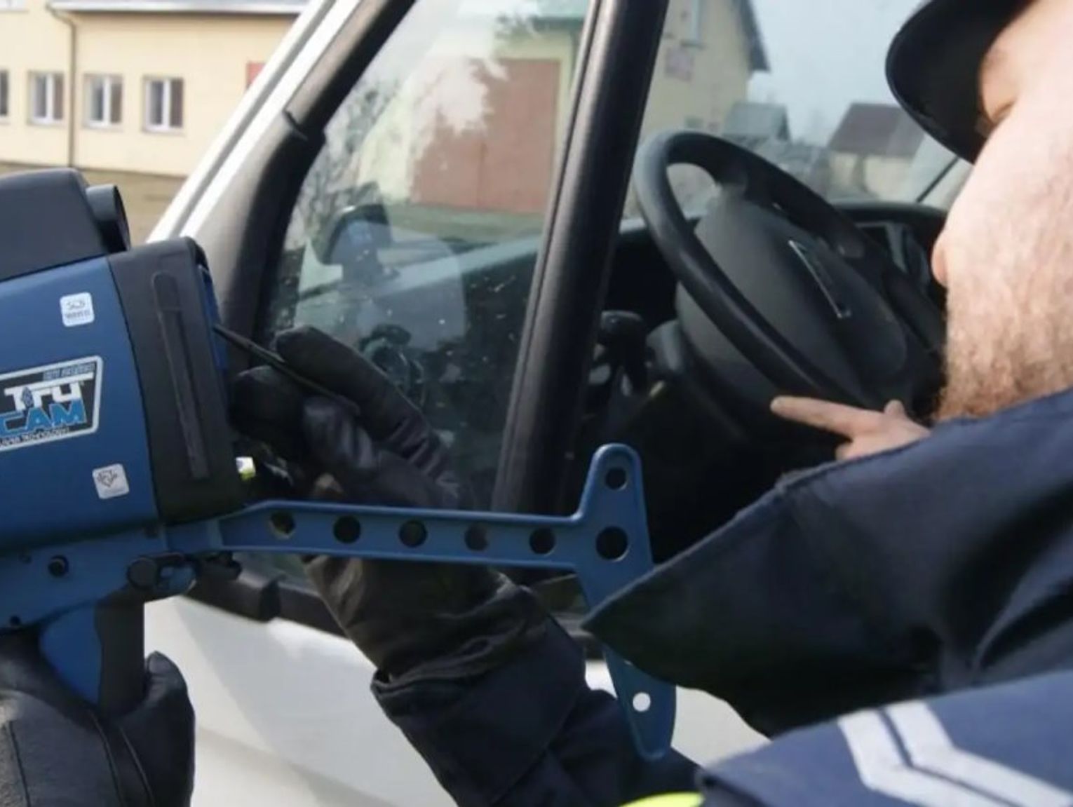 24-latek kolejny raz zatrzymany za jazdę bez uprawnień. Wpadł, bo przekroczył dozwoloną prędkość