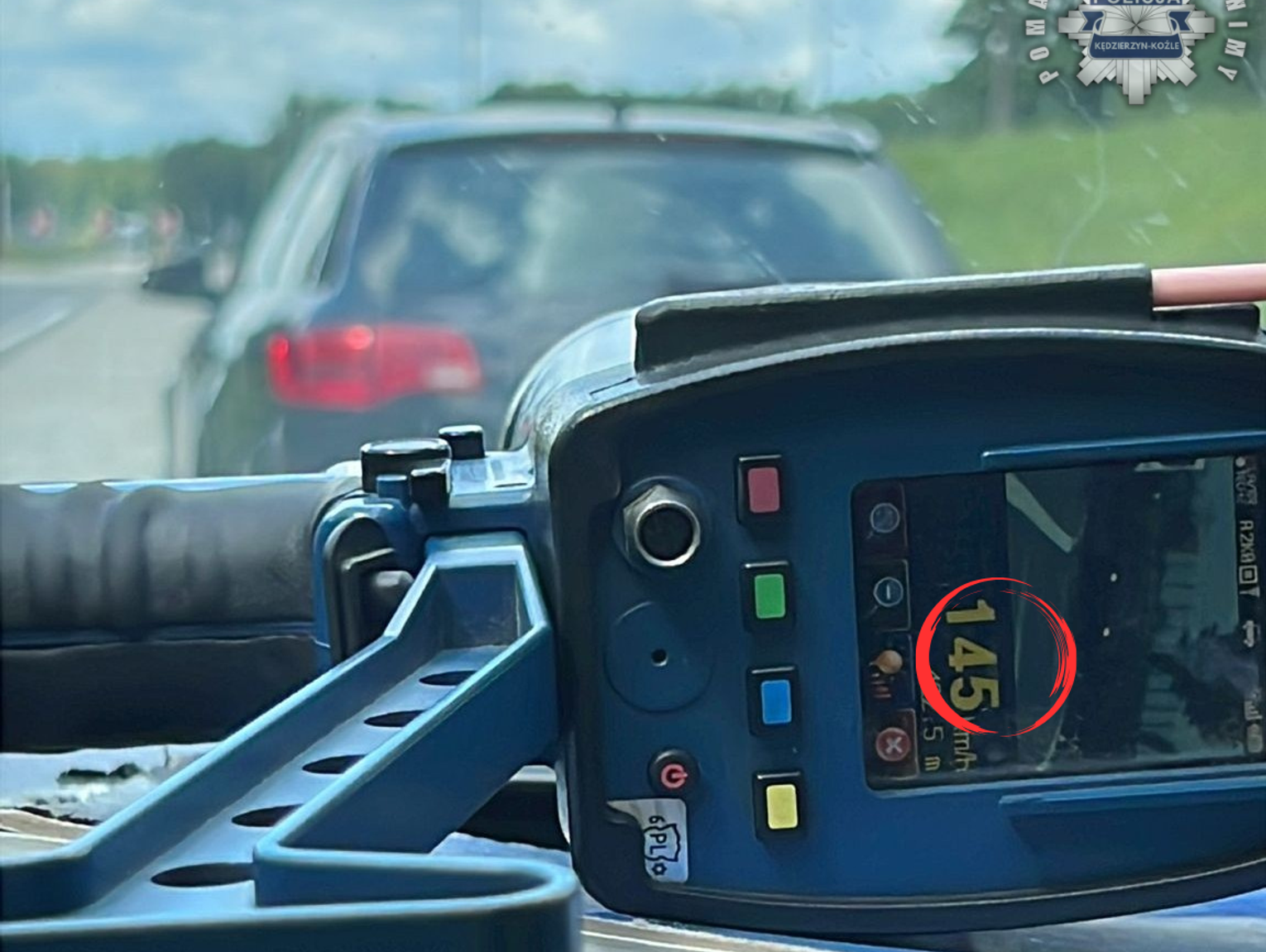32-latek pędził 145 km/h przez DK40. Mandat, punkty i trzy miesiące bez prawa jazdy
