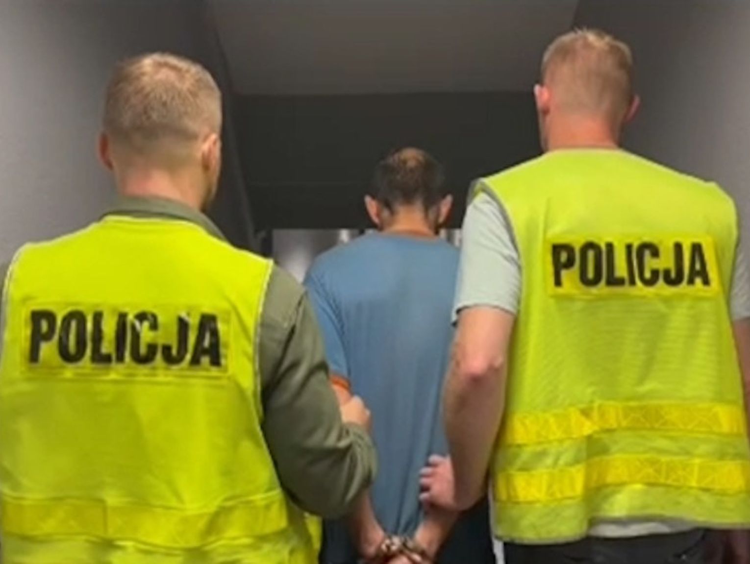 36-latek uzbrojony w piłę do cięcia drewna groził śmiercią ochroniarzowi w markecie