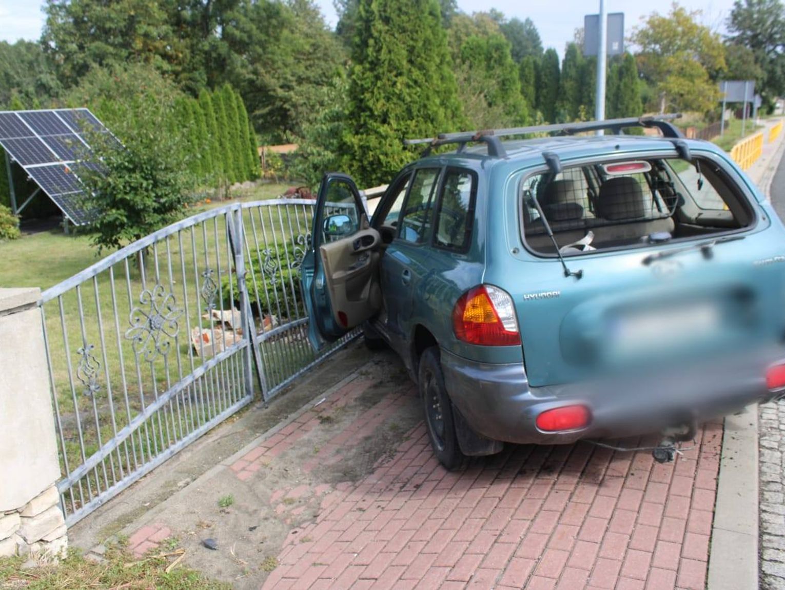 66-latek spowodował kolizję z ciężarówką. Okazało się, iż mężczyzna stracił prawo jazdy 16 lat temu