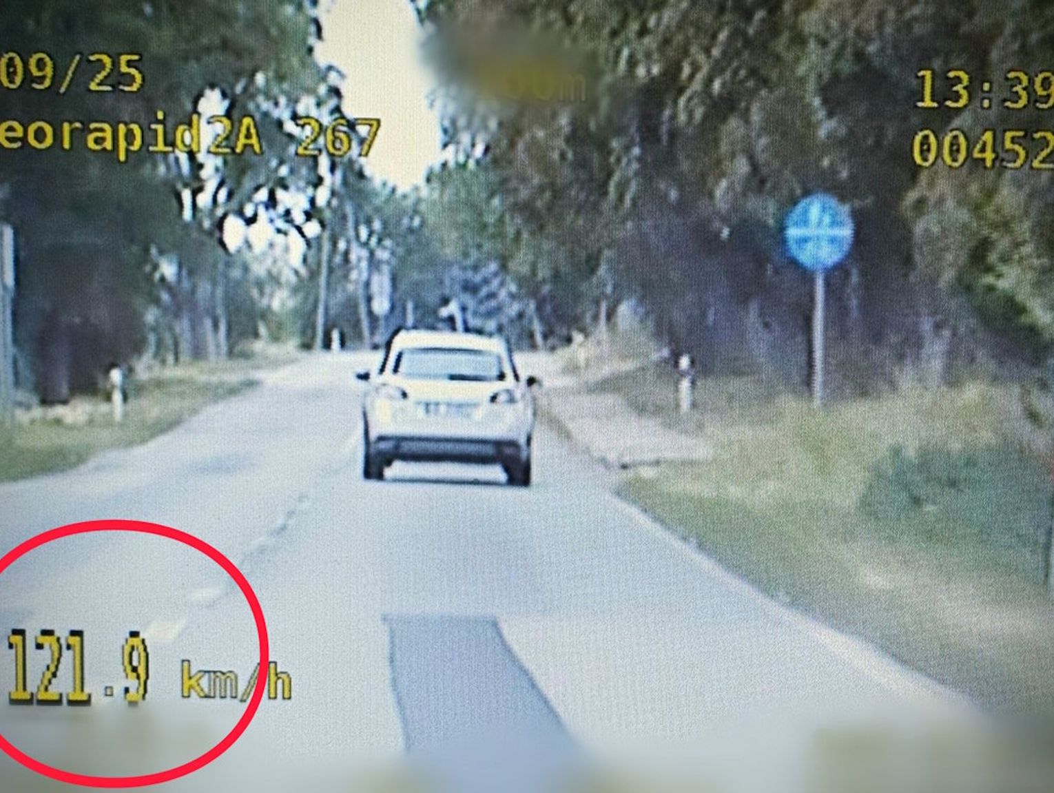 70-latek jechał w terenie zabudowanym z prędkością 121 km/h. Stracił prawo jazdy na trzy miesiące