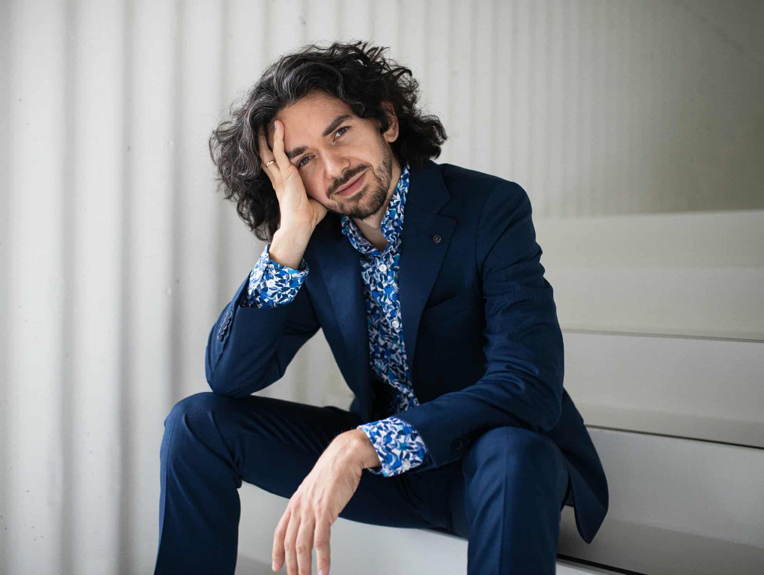 Grając, maluje obraz pełen dźwięków. Paweł Motyczyński ponownie wystąpi w swoim rodzinnym mieście