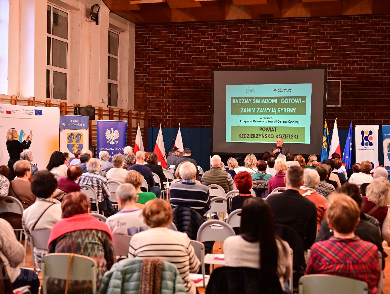 „Bądźmy świadomi i gotowi - zanim zawyją syreny”. Mieszkańcy uczą się reagować na zagrożenia. Otwarte spotkanie w Żegludze