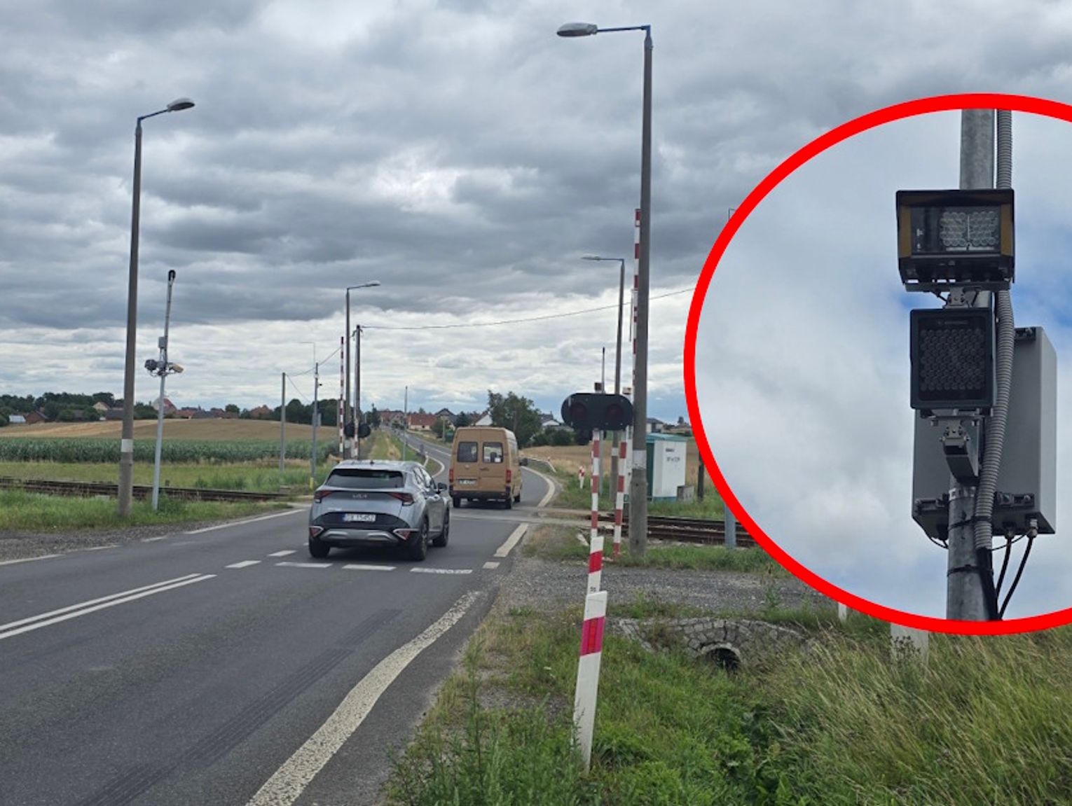 „Bat na kierowców” już działa. System RedLight monitoruje przejazd kolejowy w Większycach