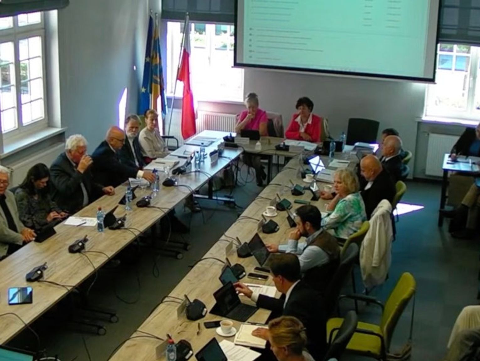 Bezpieczeństwo przeciwpowodziowe, szpital i WOT. Ważne tematy na sesji rady powiatu