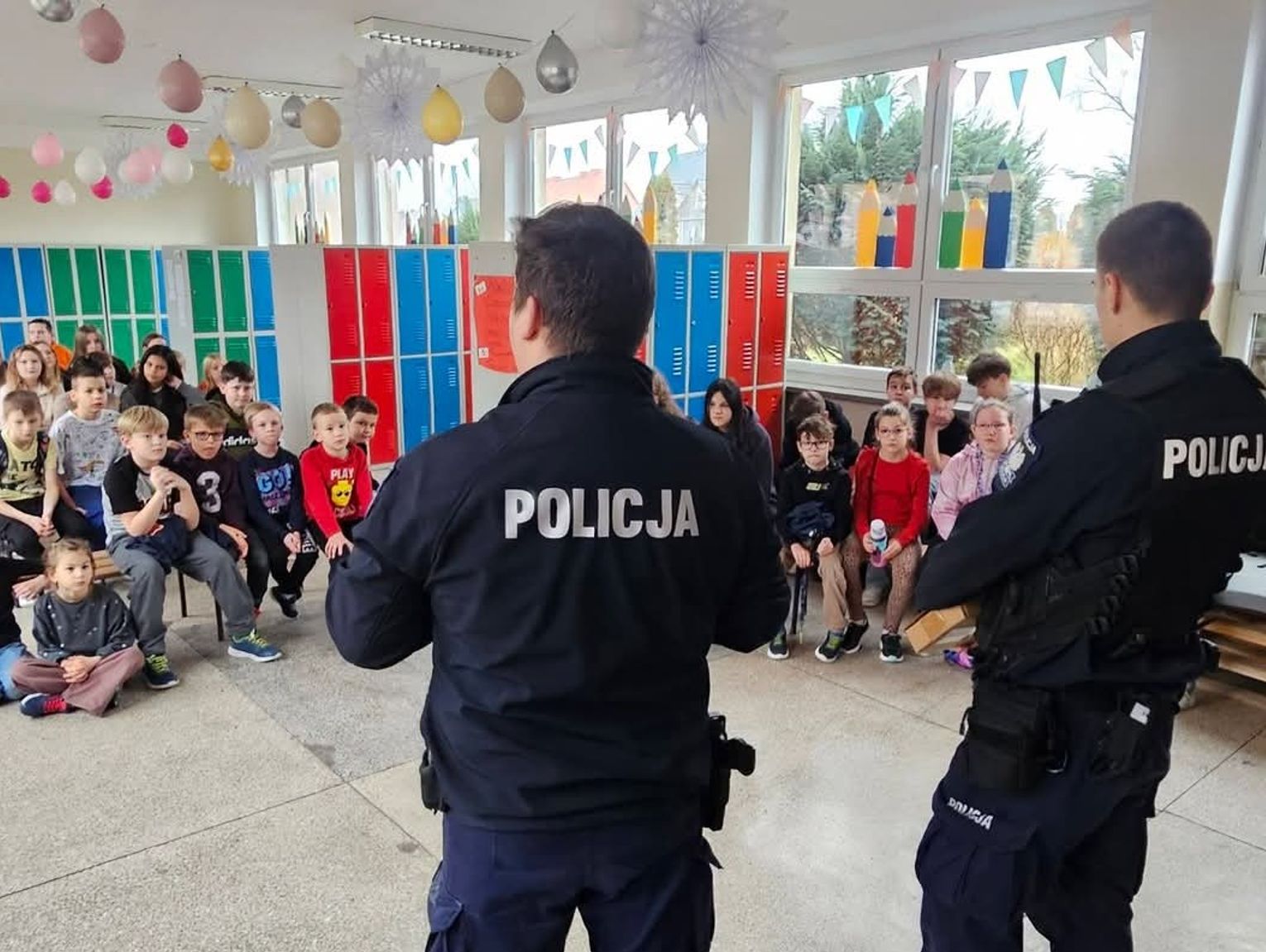Bezpieczne ferie zimowe. Policjanci spotkali się z dziećmi
