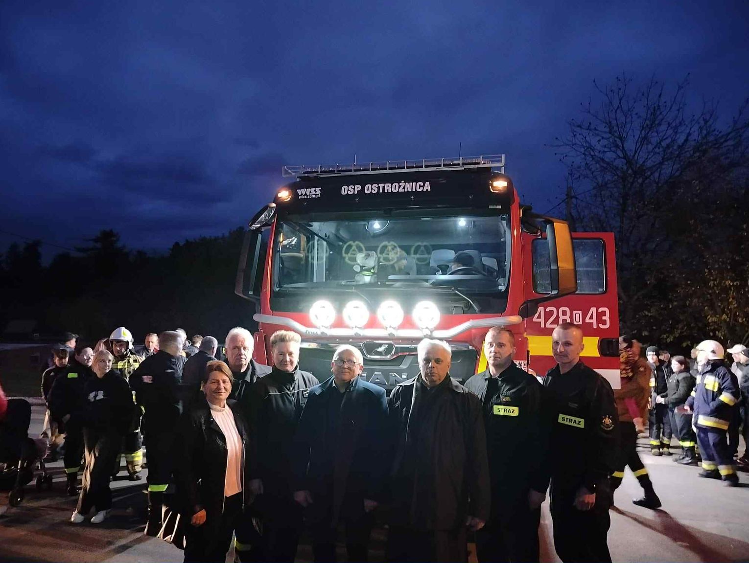 Bezpieczniej w gminie Pawłowiczki. Nowy pojazd dla strażaków ochotników z Ostrożnicy