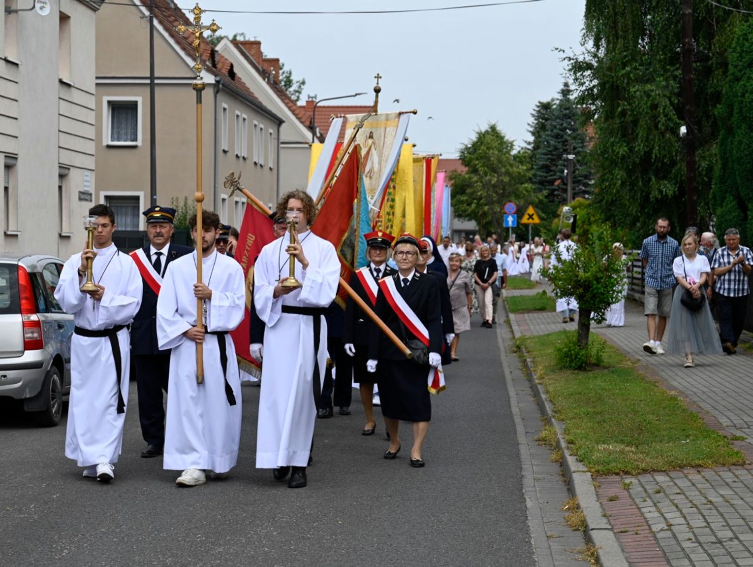 Boże Ciało na Pogorzelcu. Procesja przeszła ulicami parafii. WIDEO