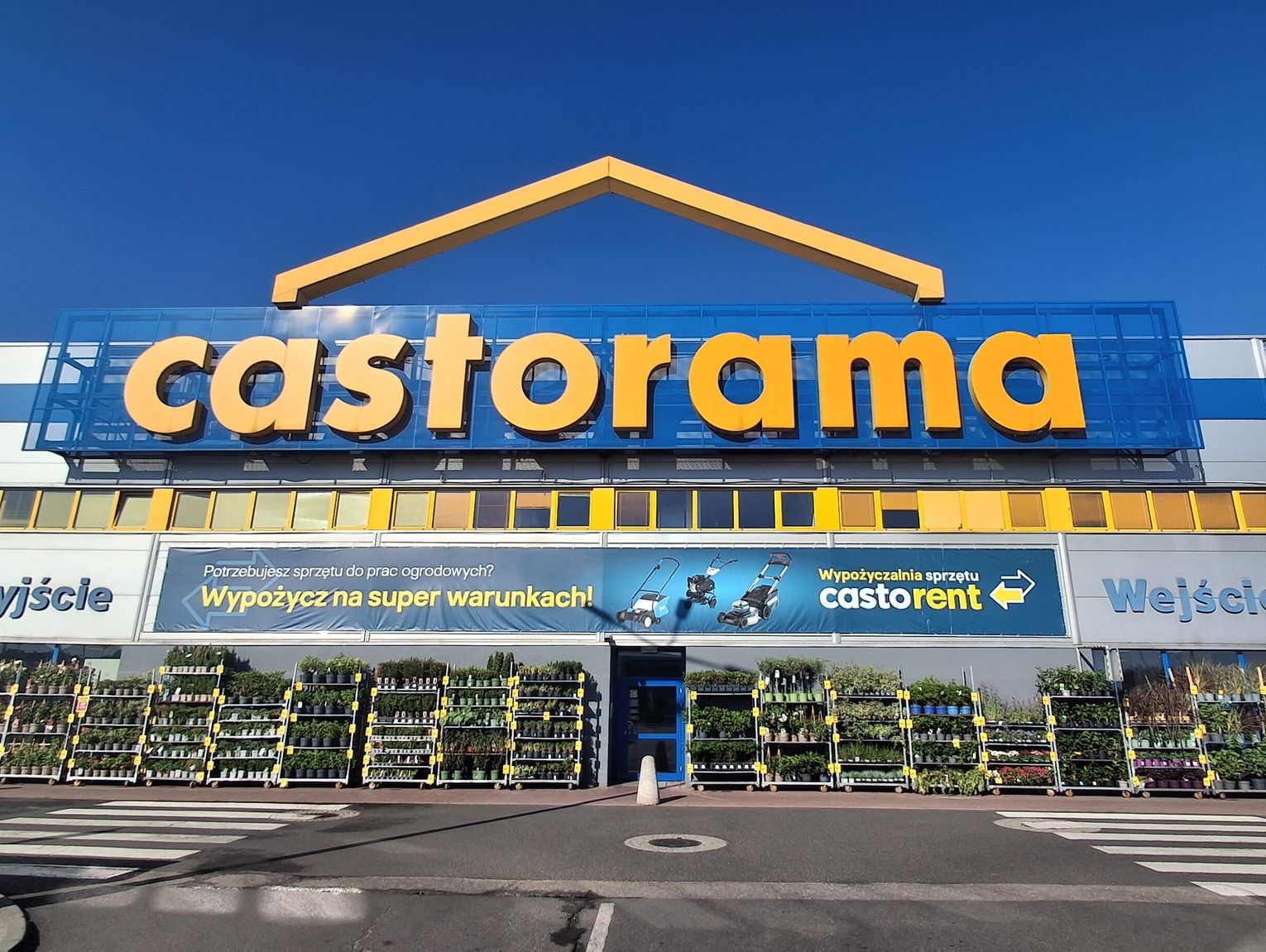 Darmowe kiełbasy i grochówka, pokazy montażu oraz prezentacje produktów. Castorama zaprasza na grillowy piknik z fachowcami