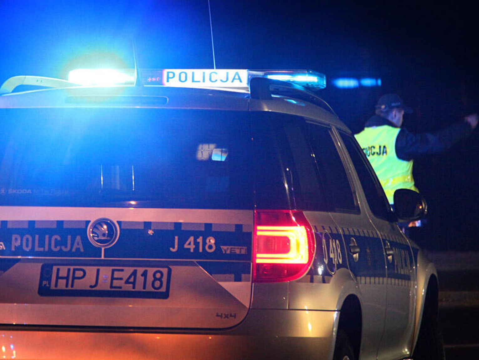 Ciało kobiety znalezione w lesie w Kędzierzynie-Koźlu. Służby przez kilka godzin zabezpieczały ślady