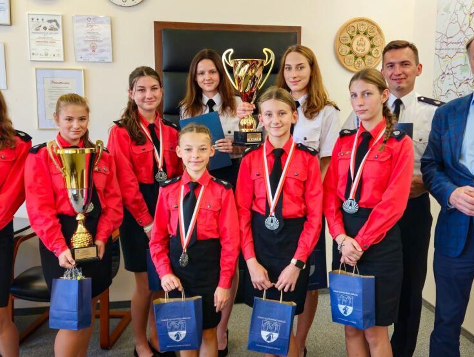 Druhny z Miejsca Odrzańskiego z wizytą u starosty. Rozsławiły nasz powiat na całą Polskę