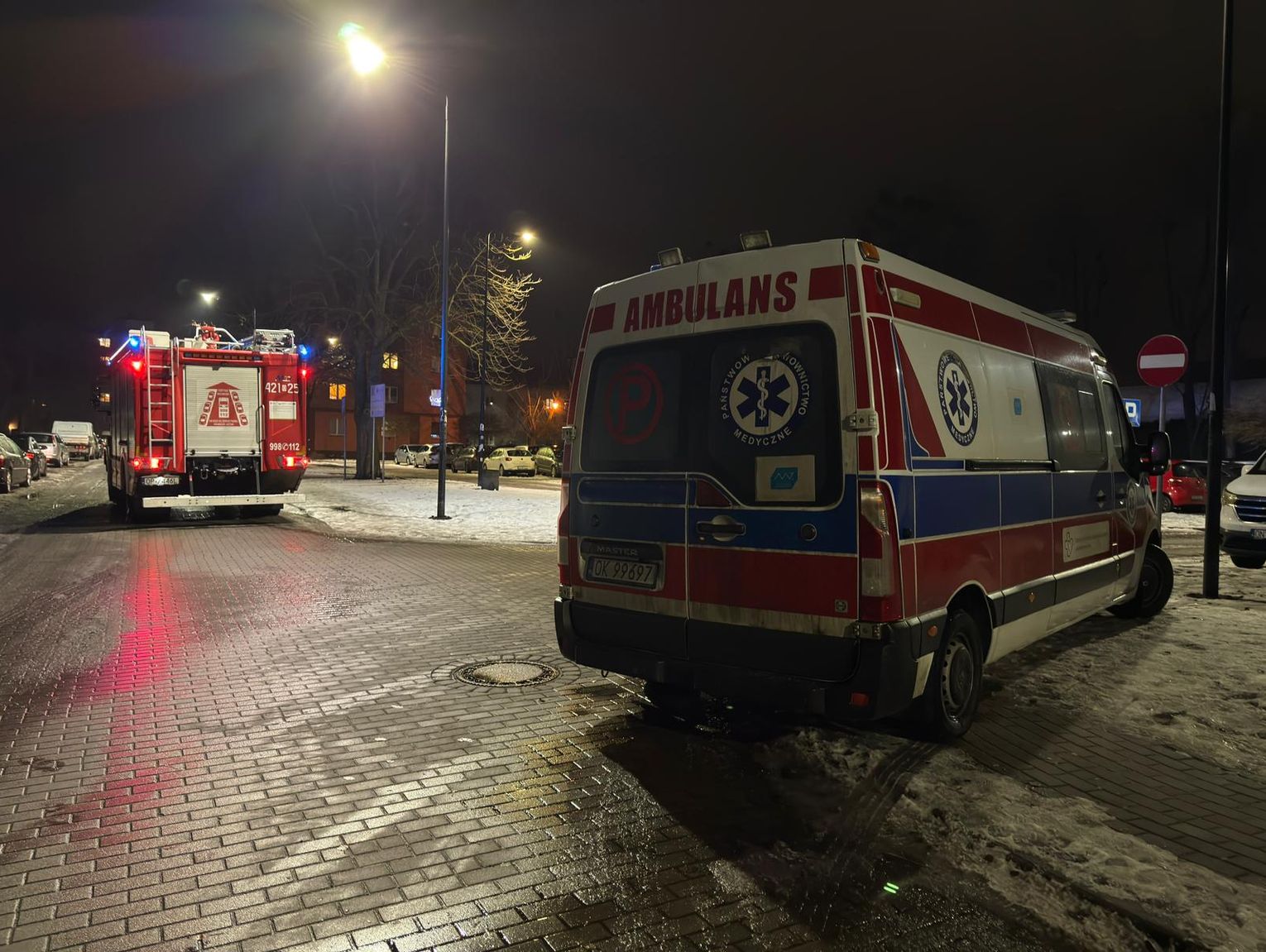 Dwoje dzieci poszkodowanych w wyniku ulatniania się tlenku węgla w Śródmieściu