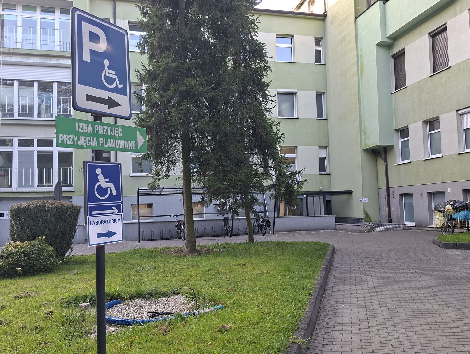 Remont szpitala trwa. Pacjenci skierowani inną drogą do laboratorium