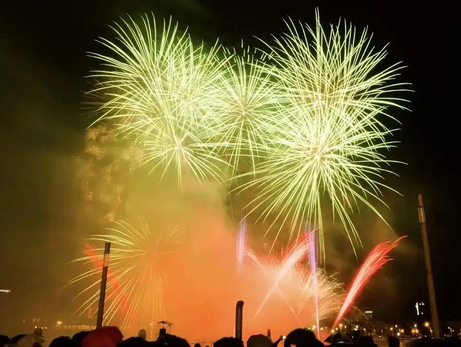 Fajerwerki i bezpieczeństwo. Służby apelują o rozwagę podczas sylwestrowej nocy