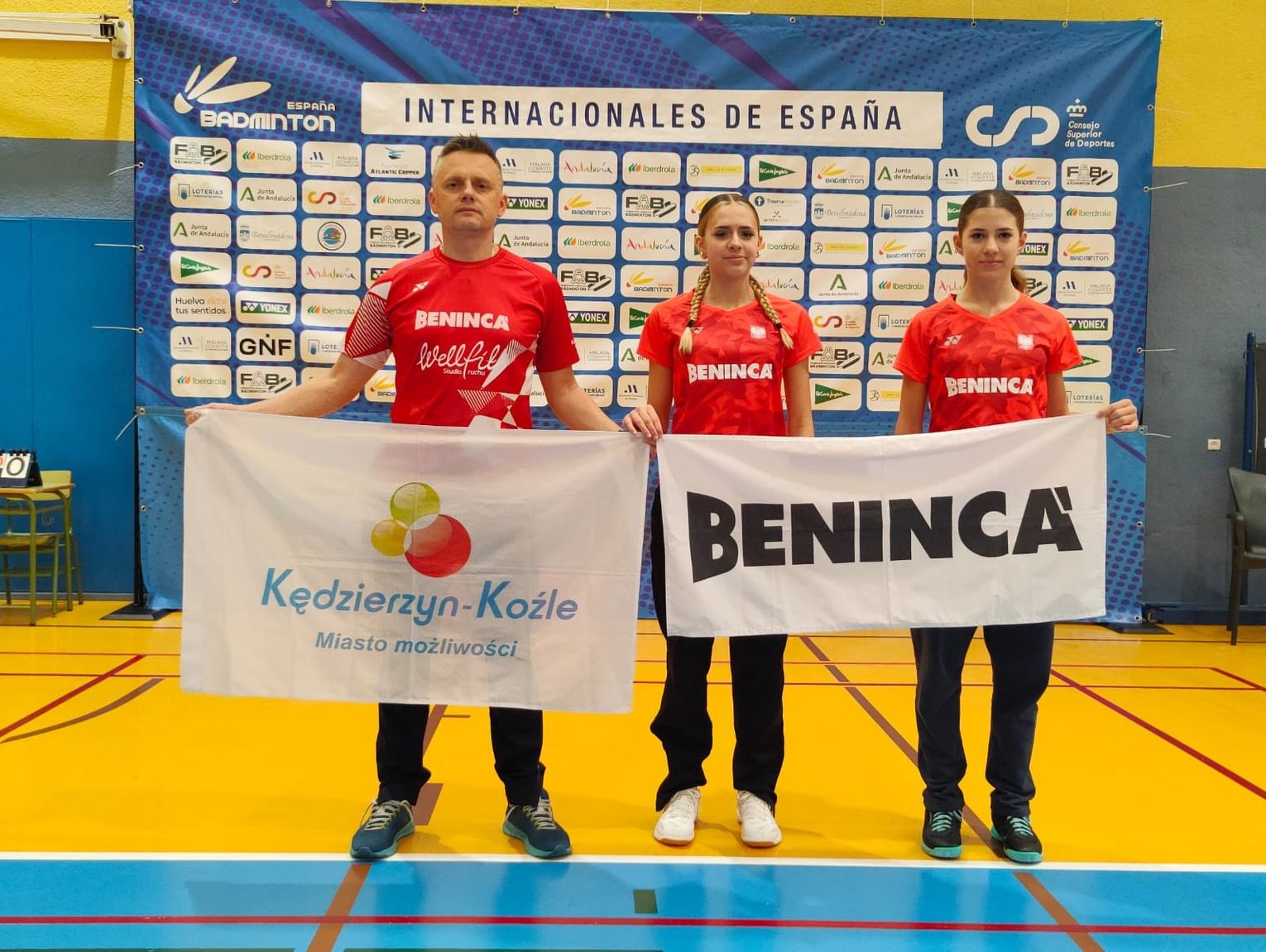 Feniks nie ma ferii. Kędzierzyńscy badmintoniści grali w Hiszpanii i zdobyli medal w Polsce