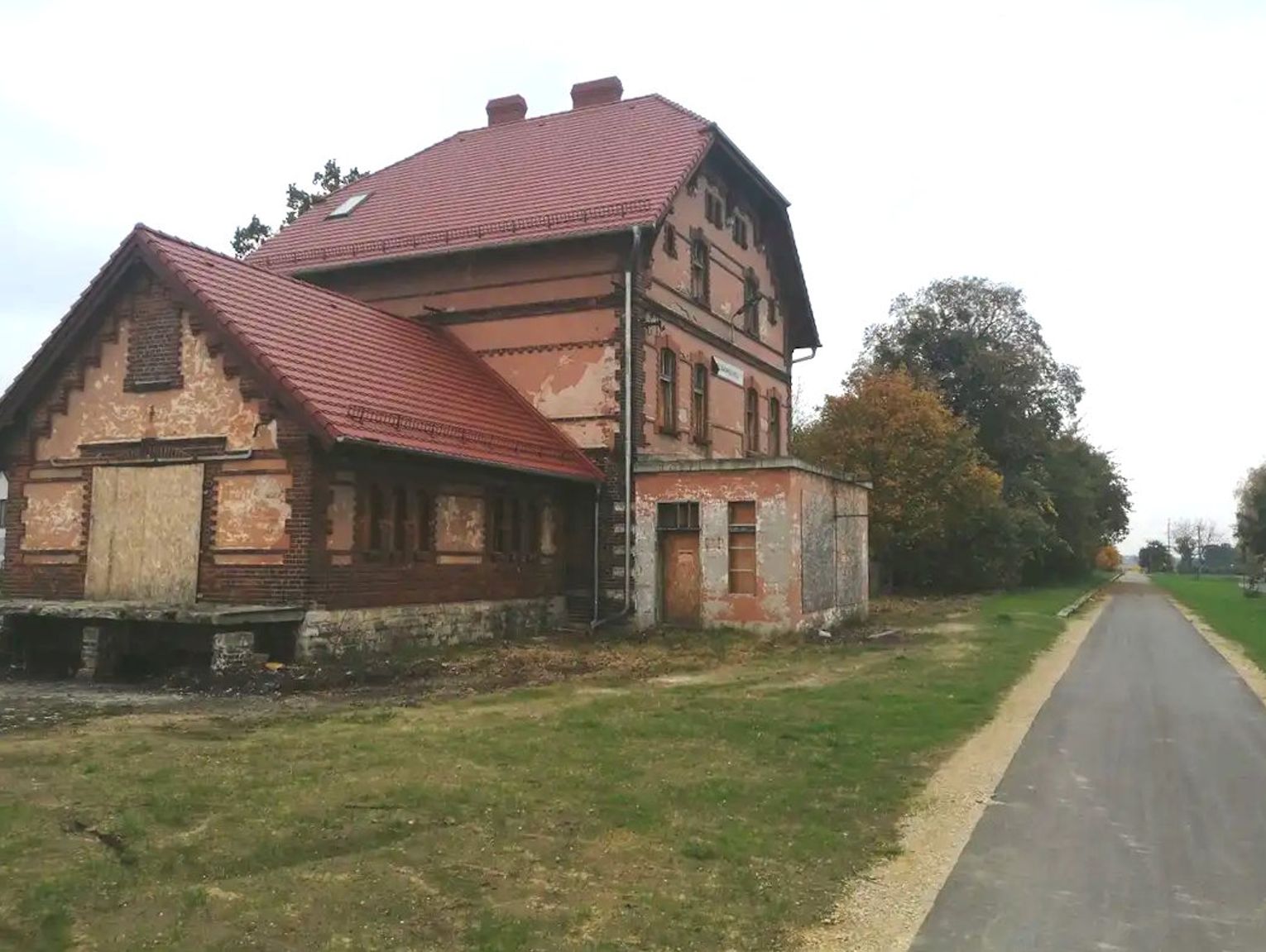 Gmina Reńska Wieś z rekordowym dofinansowaniem. 4,2 mln zł na rewitalizację terenów pokolejowych