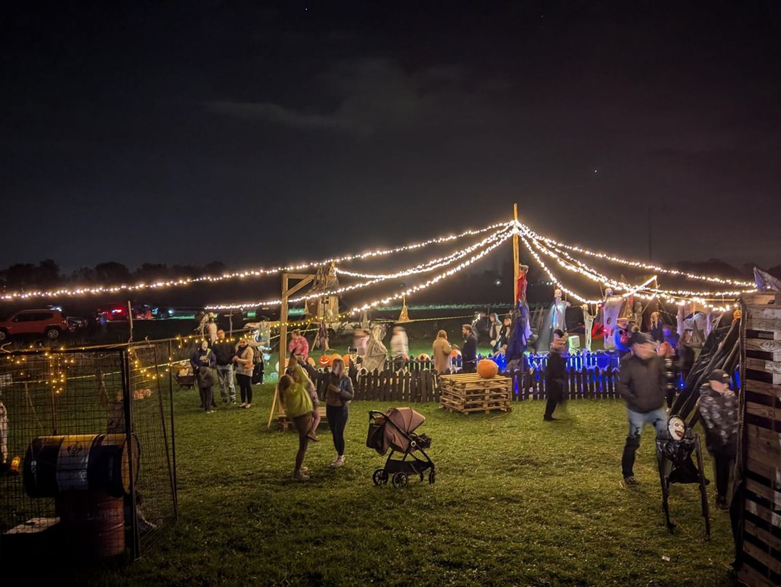 Halloweenowy Ogród nie otworzy się tej jesieni. Wypadek samochodowy zniszczył ogrodzenie i zatrzymał przygotowania