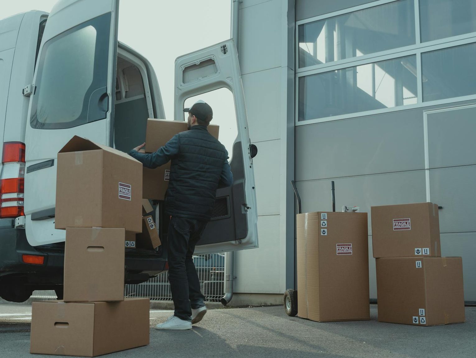 Jak dobrać wielkość busa dostawczego do potrzeb?