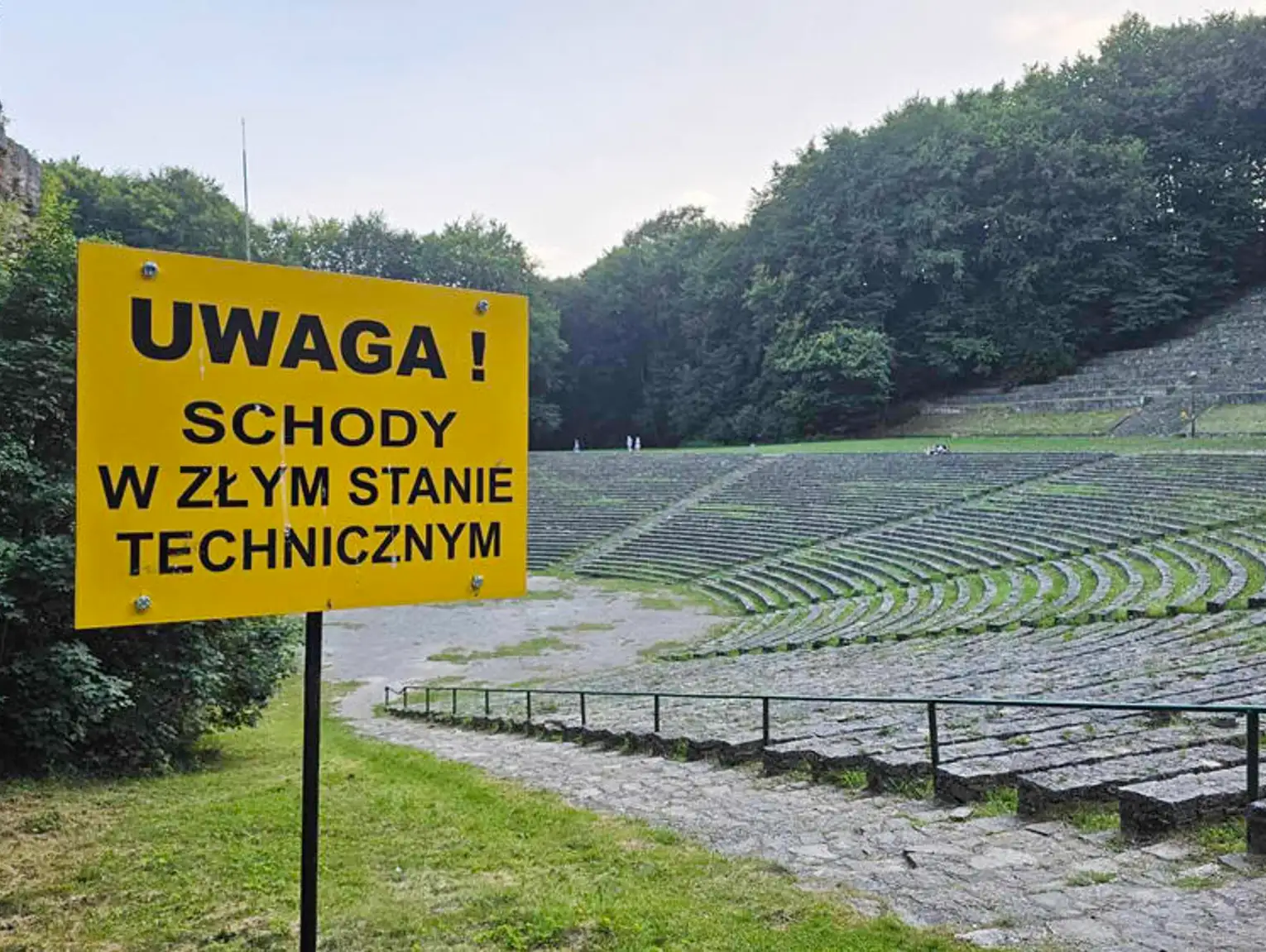 Jeszcze w tym roku teren amfiteatru na Górze Świętej Anny ma zostać uporządkowany. Sprawą zajął się poseł Paweł Masełko