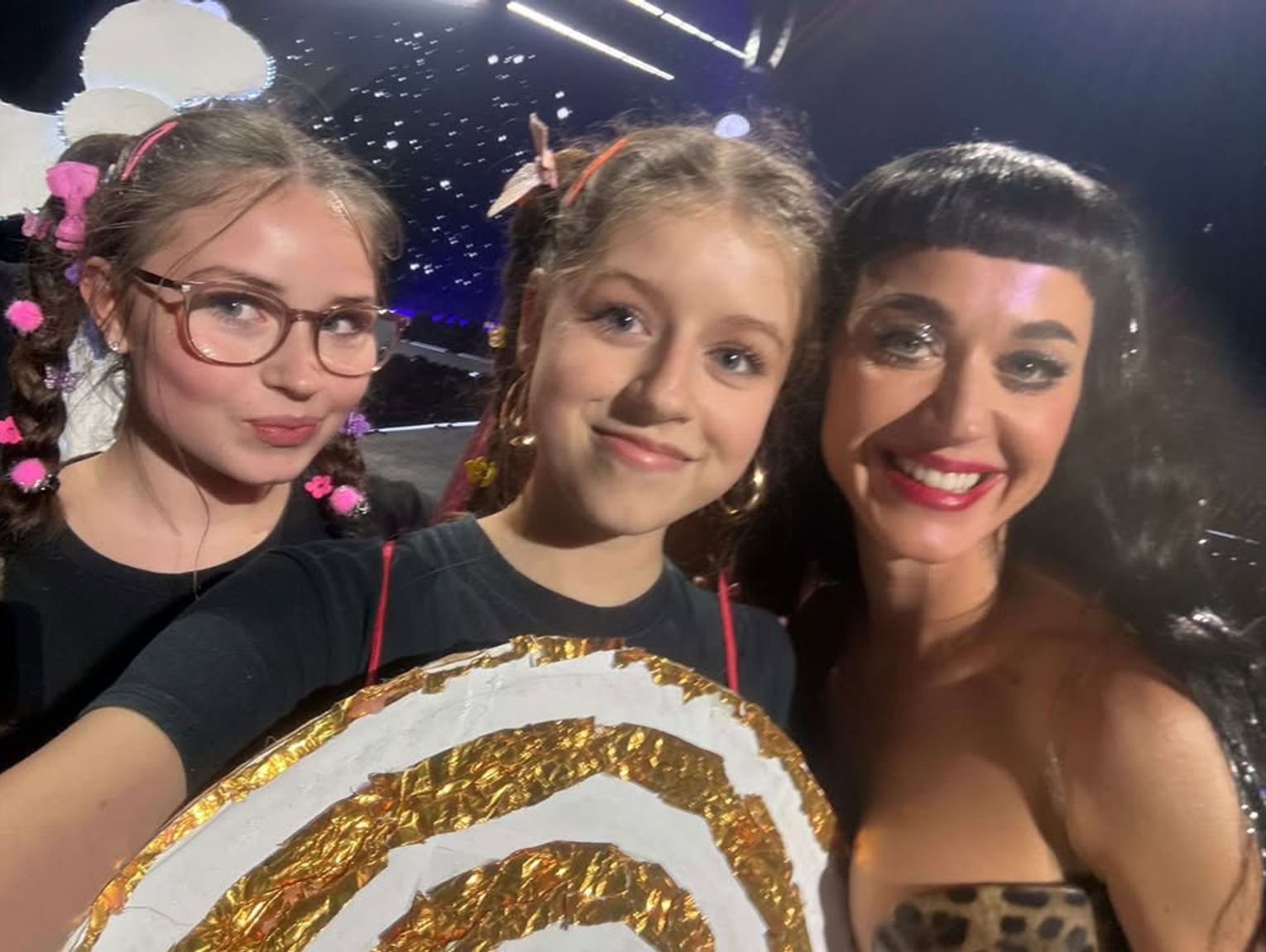 Katy Perry zauważyła w tłumie fanów dwie młode kędzierzynianki i zaprosiła je na scenę. "To było jak sen"