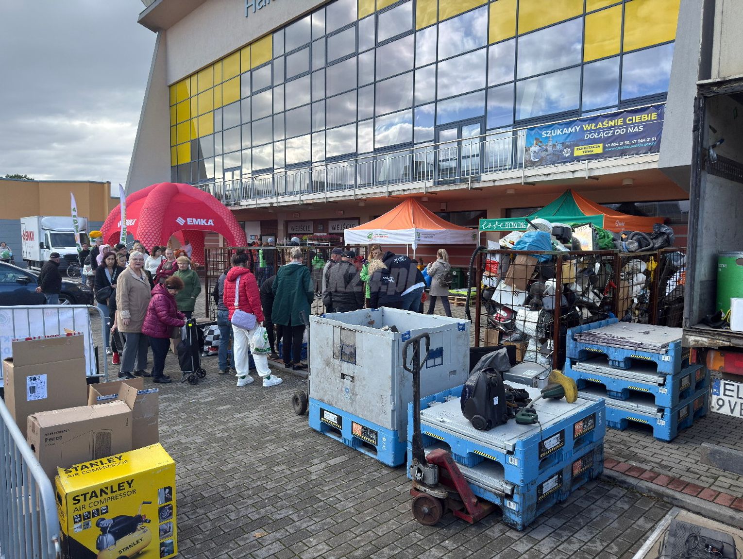 Kędzierzyn-Koźle na zielono! Tłumy mieszkańców wzięły udział w ekoakcji „Olej Zdasz, Drzewko Masz!” i zbiórce elektroodpadów