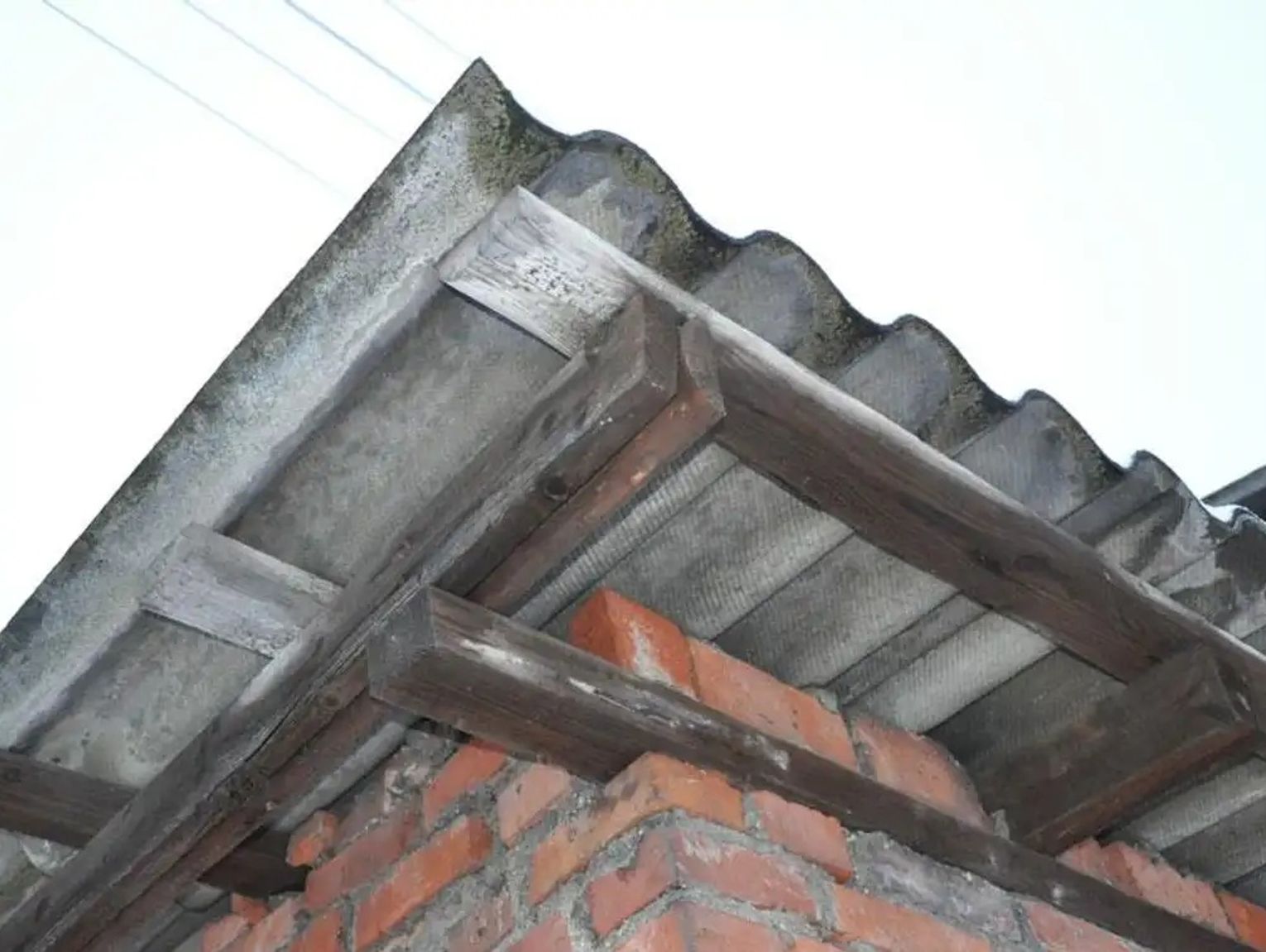 Kolejny krok w walce z azbestem. Mieszkańcy gminy Polska Cerekiew mogą składać wnioski