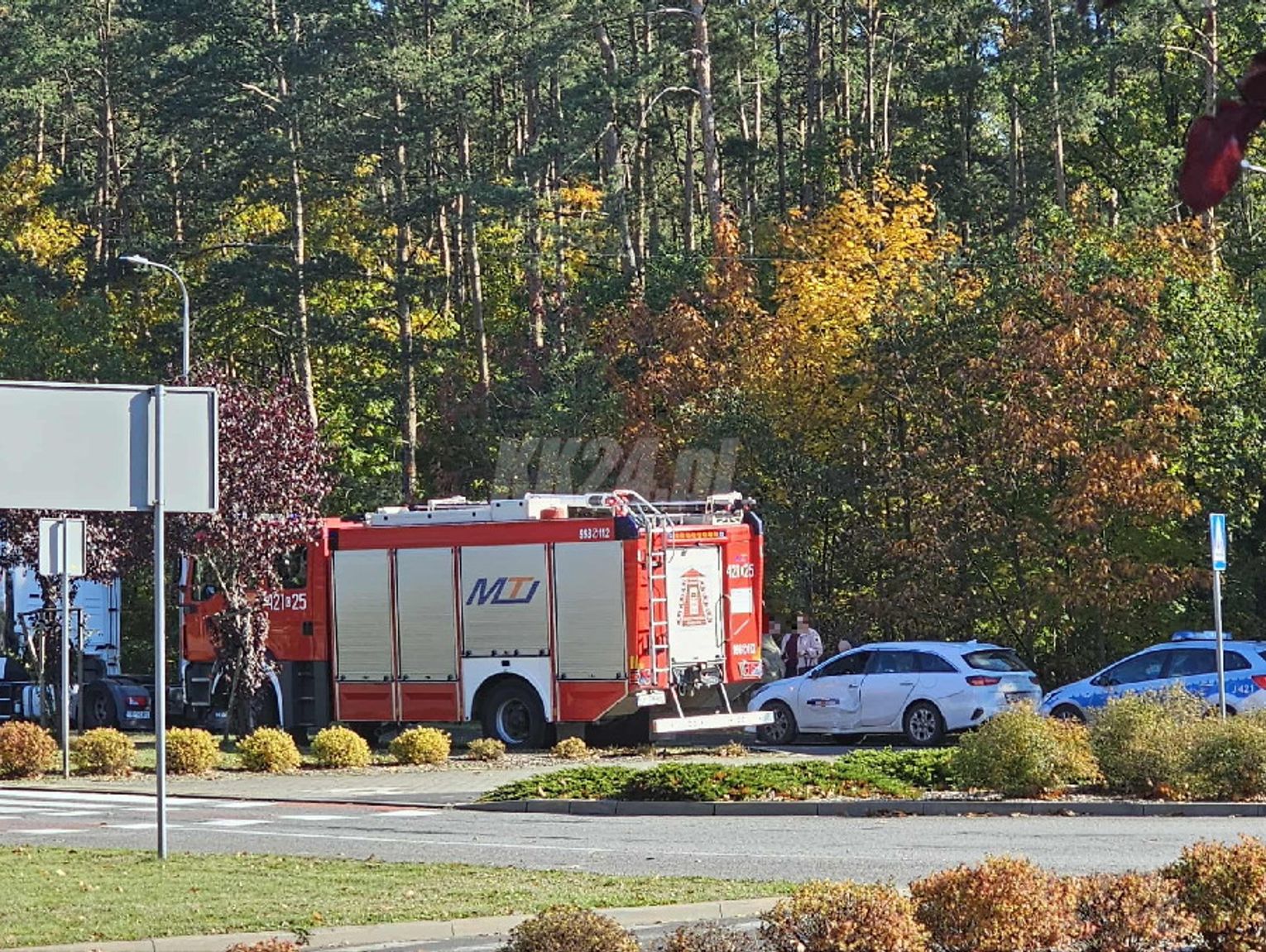 Kolizja ciężarówki z osobówką w Śródmieściu. Zderzenie na skrzyżowaniu alei Lisa i Wojska Polskiego